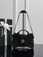 CHANEL MASTER 25k Butterfly Velvet 18*26*5cm