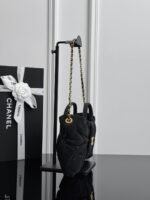 CHANEL MASTER 25k Butterfly Velvet 18*26*5cm - Image 2