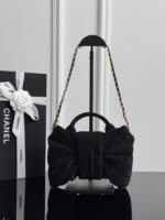 CHANEL MASTER 25k Butterfly Velvet 18*26*5cm - Image 3
