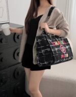 CHANEL MASTER  22K tweed beach bag 50*30*22cm - Image 3