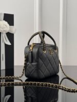 CHANEL MASTER  25c Handheld Camera Bag  19*14*7cm - Image 5