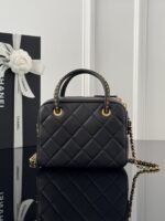 CHANEL MASTER  25c Handheld Camera Bag  19*14*7cm - Image 6