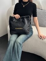 CHANEL MASTER 22 SMALL HANDBAG  37*35*7cm - Image 4