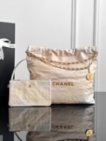 CHANEL MASTER 22 HANDBAG  42*39*8cm