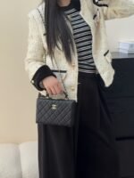 CHANEL MASTER  24k Black Box Chain Makeup Bag 18*12*6.5cm - Image 4