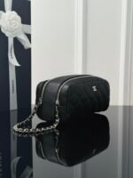 CHANEL MASTER  24C Toiletry & Makeup Bag 18*11*10cm - Image 5