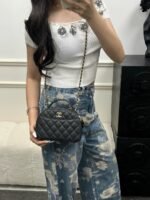 CHANEL MASTER  25C black caviar leather bag 19*13*7cm - Image 4