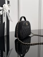CHANEL MASTER  25C black caviar leather bag 19*13*7cm - Image 5
