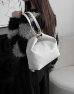 CHANEL MASTER  25s hobo backpack 33*27*10.5cm - Image 4