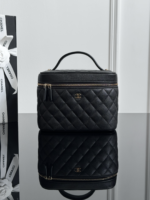 CHANEL MASTER  25s makeup bag in black with light gold buckle 21.5*16*14cm