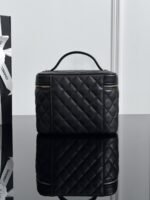 CHANEL MASTER  25s makeup bag in black with light gold buckle 21.5*16*14cm - Image 6