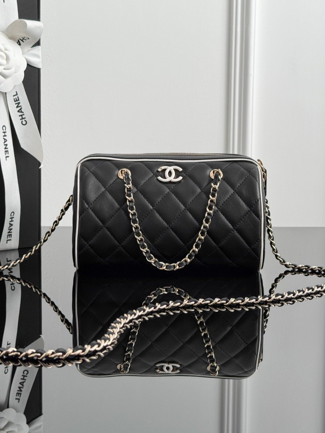 13408782464365234 CHANEL MASTER BOSTON BOWLING BAG 18.5*11.5*11cm - Image 1
