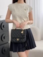 CHANEL MASTER 25B Four-Leaf Clover Black 22*19.5*7cm - Image 2