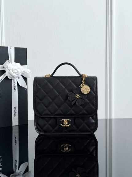 CHANEL MASTER 25B Four-Leaf Clover Black 22*19.5*7cm