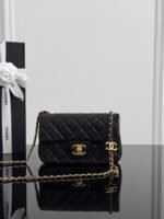 CHANEL MASTER MINI FLAP BAG SHINY LANBSKIN IN BLACK  20*13*7cm