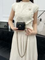 CHANEL MASTER New Golden Ball Mouth Red Envelope Sheepskin Black Gold Buckle 11*8.5*7cm - Image 4