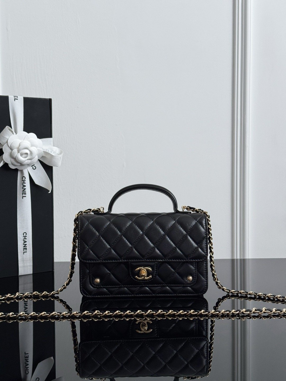 13408790168546364 CHANEL MASTER 25B rivet woc black 19*12*4cm - Image 1