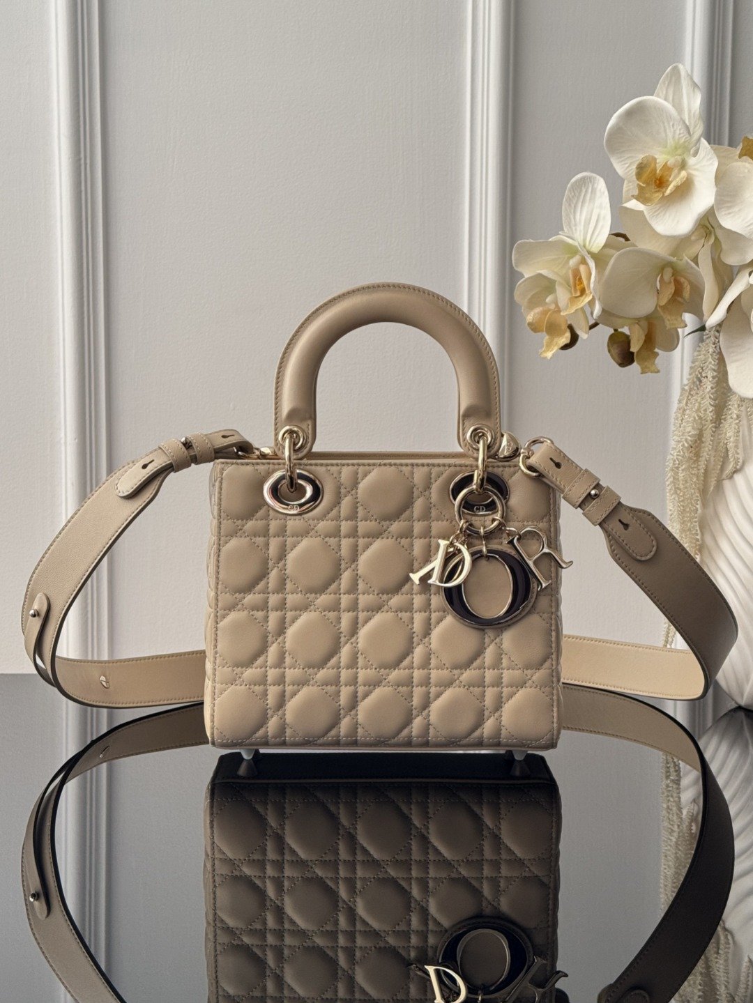 13408791892382917 Dior Lady Diana's Four Elements 20x8x17cm - Image 1