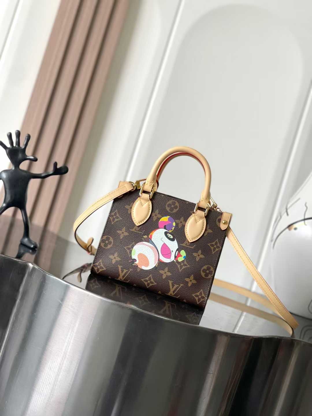 微信图片_2025-10-21_172112_880 LOUIS VUITTON MURAKAMI LV X TM ONTHEGO BB 18*15*8.5cm - Image 1