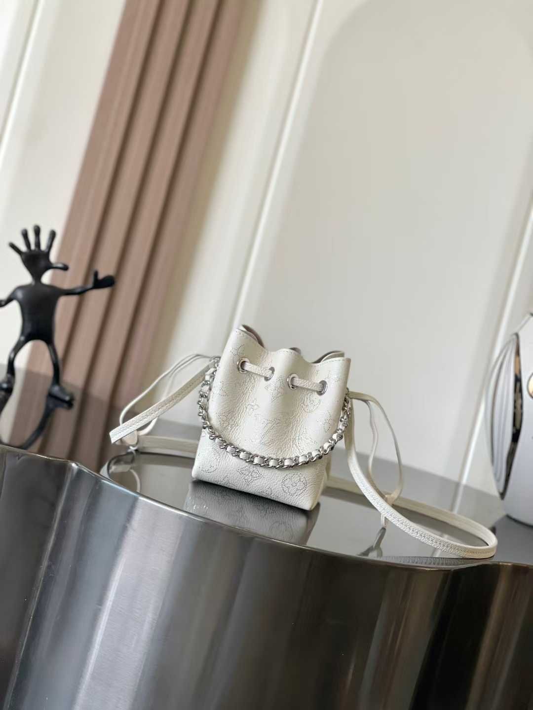 微信图片_2025-10-22_084119_973 LOUIS VUITTON PICO BELLA 10.5*13*11cm - Image 1