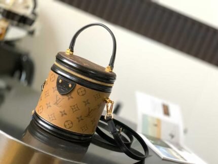 LOUIS VUITTON CANNES  17*15*15cm