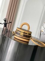 LOUIS VUITTON  Ellis 19.5*12*11.5cm