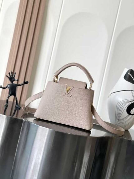 LOUIS VUITTON CAPUCINES BB  27*17.3*9cm