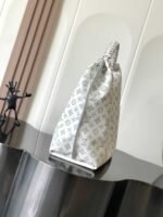 LOUIS VUITTON Carmel mahina Taurillon 35x40x17cm - Image 2