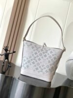 LOUIS VUITTON FLORE 28*27*10cm - Image 3