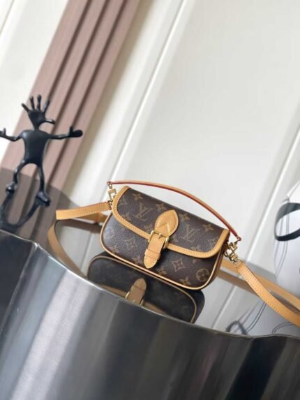 LOUIS VUITTON NANO DIANE 19*10.5*6cm