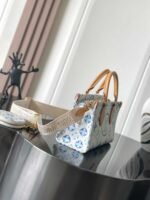 LOUIS VUITTON ONTHEGO EAST WEST  25*13*10cm - Image 2