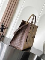 LOUIS VUITTON ONTHEGO VOYAGE  43*33*18.5cm - Image 2