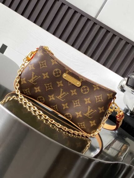 LOUIS VUITTON LIV POCHETTE  24.5*13.5*6.5cm