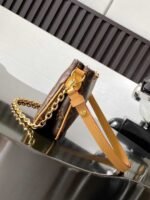 LOUIS VUITTON LIV POCHETTE  24.5*13.5*6.5cm - Image 2