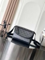 LOUIS VUITTON  Pulse 26.6*17*11cm