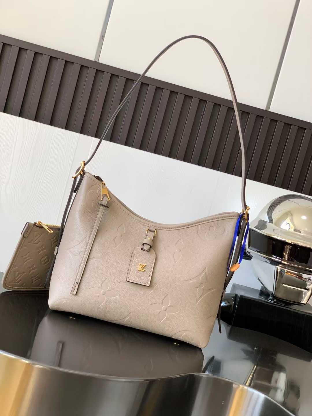 微信图片_2025-10-22_135621_327 LOUIS VUITTON CARRYALL PM 29.5*24*12cm - Image 1