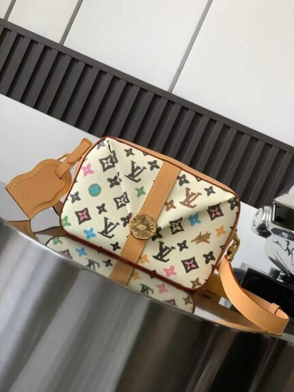 LOUIS VUITTON  Envelope 23.5*15.5*8.5CM