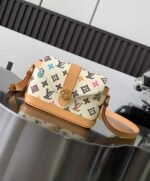 LOUIS VUITTON   Tyler  19*12*7CM