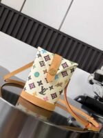 LOUIS VUITTON  Tyler  12.5*18*8.5CM