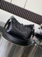 LOUIS VUITTON CARRYALL CARGO VIBE PM BAG  33.5*23*15cm - Image 3