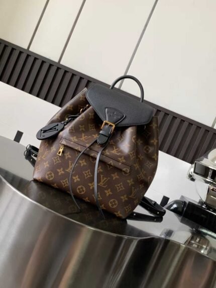 LOUIS VUITTON MONTSOURIS PM  33*27.5*14cm