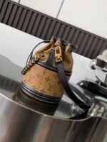 LOUIS VUITTON CANOÉ  21*14*14cm - Image 2