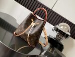 LOUIS VUITTON NÉONOÉ BB  20*20*13cm