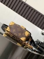 LOUIS VUITTON CAMERA BOX  12.5x17.6x6cm - Image 4