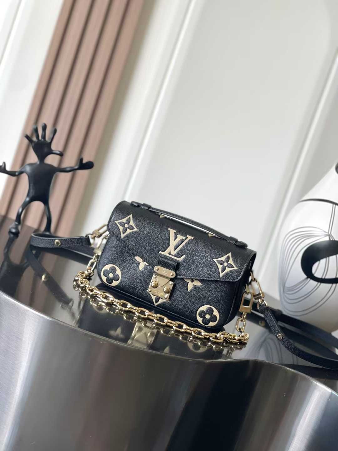 微信图片_2025-10-22_155445_353 LOUIS VUITTON POCHETTE MÉTIS EAST WEST 21.5*13.5*6cm - Image 1