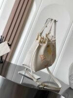 LOUIS VUITTON LV BUNDLE  28*20*11.5cm - Image 2