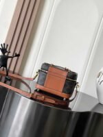 CELINE VANITY Makeup Box Bag 18 X 12 X 18cm - Image 3