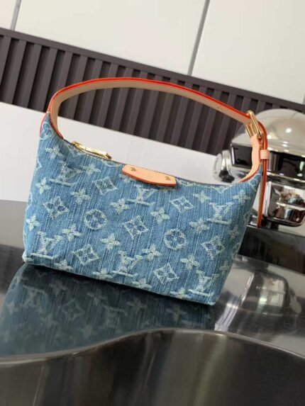 LOUIS VUITTON HILLS POCHETTE 20.5*16*6cm