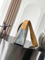 LOUIS VUITTON Montsouris 35x29x12cm - Image 2