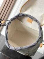 LOUIS VUITTON  montsouris 32*40*19cm - Image 4